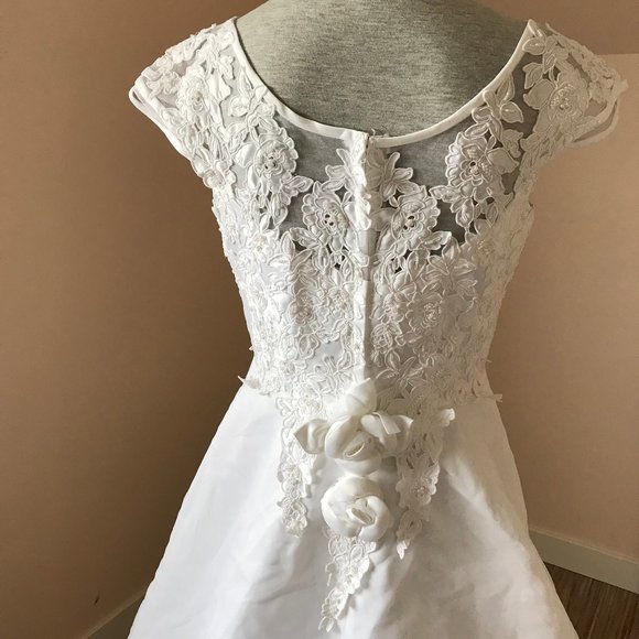 NEW Bridal Dress Cap Sleeve Embellished Satin Bodice Wedding Gown Scallop Train - Picture 11 of 13